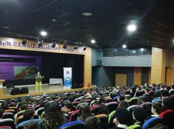 Çekmeköy Yenilik Akademisi öğrencilerimize Öz Saygı Semineri verdiler.